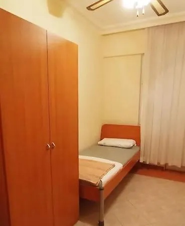 Denize 300 Mt. Havuzlu Luks Ev. * Alanya