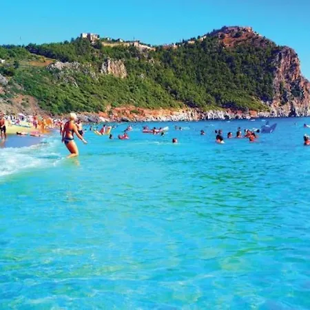 Denize 300 Mt. Havuzlu Luks Ev. Apartment Alanya