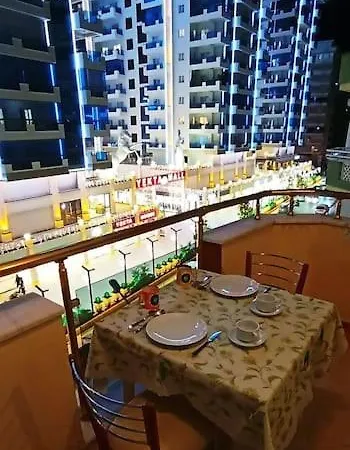 Denize 300 Mt. Havuzlu Luks Ev.